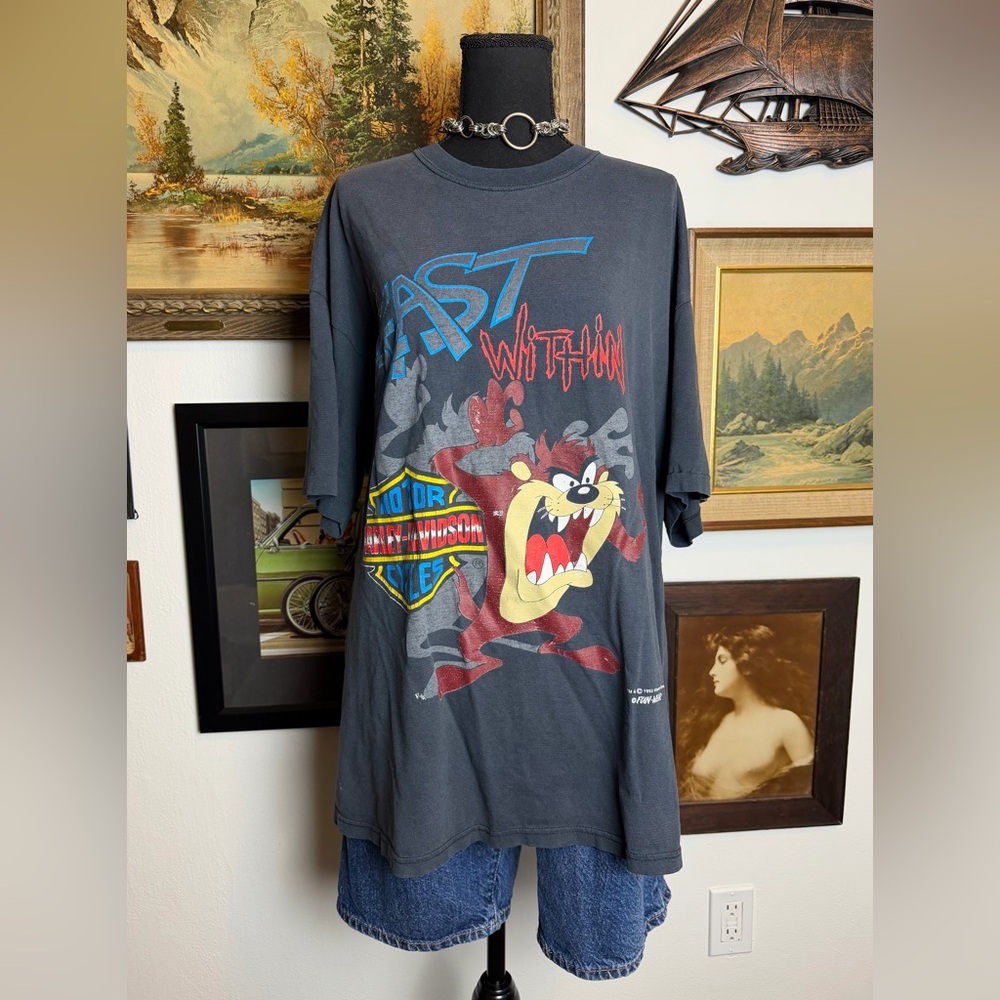 Vintage 1993 Warner Bros Harley Davison / Taz "The Beast Within" Tee Size L-2XL